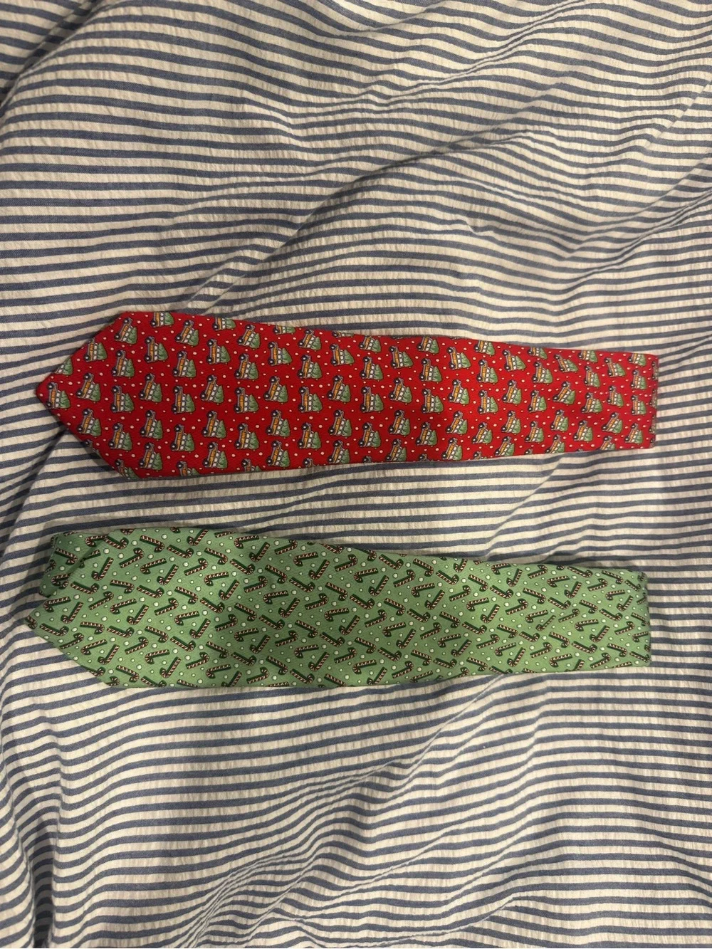 Vineyard Vines Kids Red and Green Patterned Tie Set